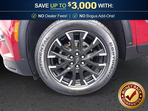 Used 2026 Chevrolet Traverse LT w/ Sun and Wheel Package FWD image 13