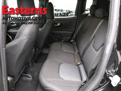 Used 2023 Jeep Renegade Latitude AWD/4WD image 21