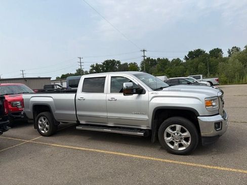 Used 2018 GMC Sierra 2500 SLT AWD/4WD image 4