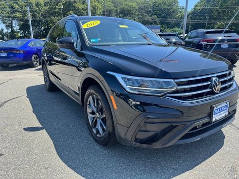 Used 2023 Volkswagen Tiguan SE AWD/4WD image 7