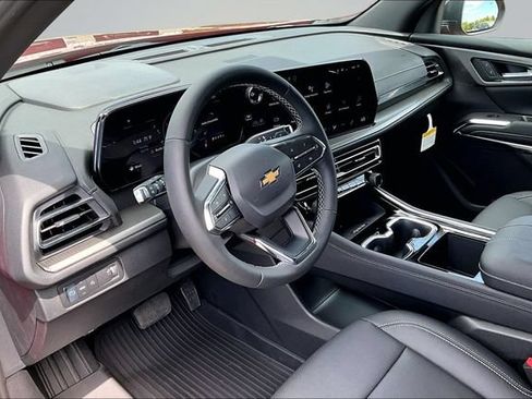 New 2026 Chevrolet Traverse LT w/ Driver Confidence Package FWD image 7