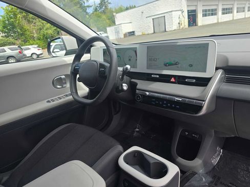 Used 2024 Hyundai Ioniq 5 SEL RWD image 10