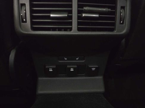 Used 2018 Land Rover Range Rover Velar S image 18