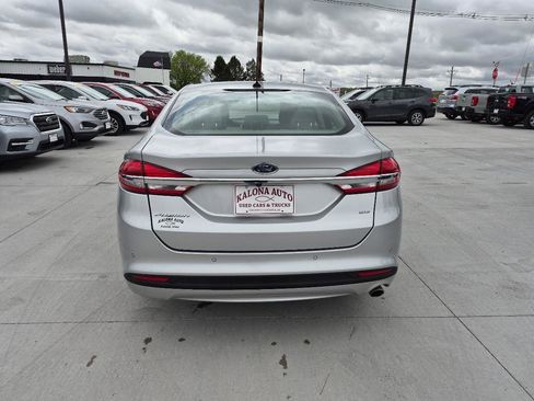 Used 2018 Ford Fusion SE FWD image 6