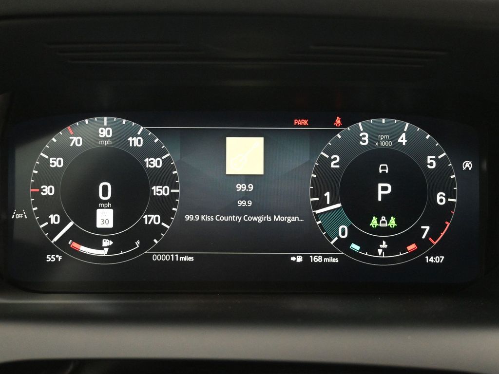 Used 2025 Land Rover Discovery Sport Dynamic SE AWD/4WD image 16