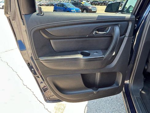 Used 2017 Chevrolet Traverse LT w/ Style and Technology Package FWD image 14