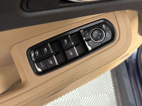 Certified 2021 Porsche Macan S w/ Premium Package Plus AWD/4WD image 11