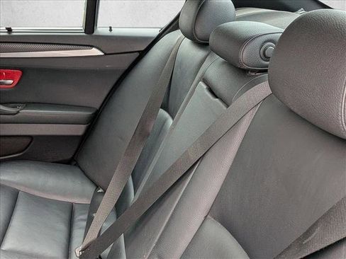 Used 2011 BMW 550i Sedan image 15