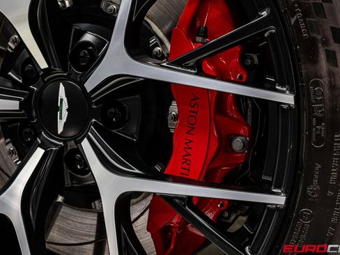 Used 2024 Aston Martin DB12 Coupe image 22