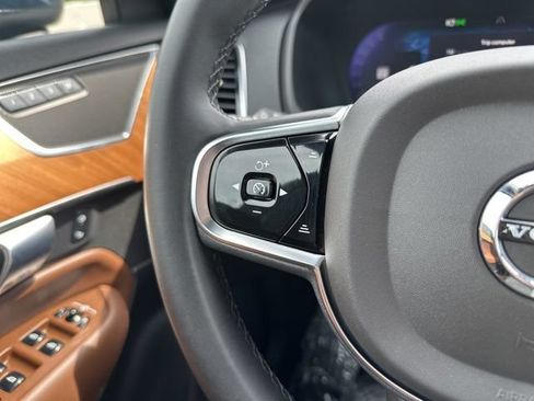 Certified 2023 Volvo XC90 B6 Plus AWD/4WD image 28