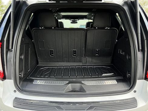 Used 2024 GMC Yukon Denali AWD/4WD image 25