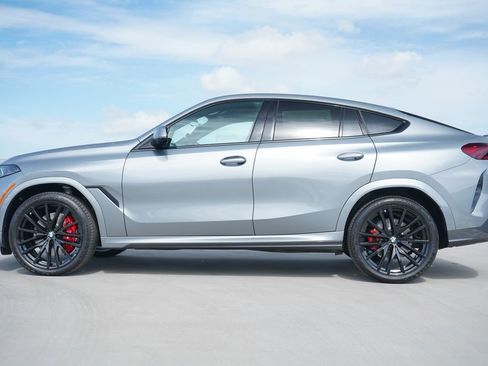 New 2026 BMW X6 xDrive40i w/ Premium Package image 2