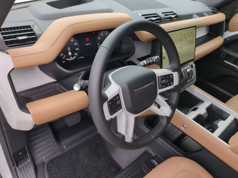 New 2026 Land Rover Defender 130 X-Dynamic SE AWD/4WD image 7