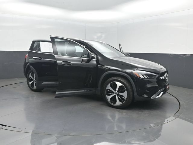 Used 2025 Mercedes-Benz GLA 250 image 33