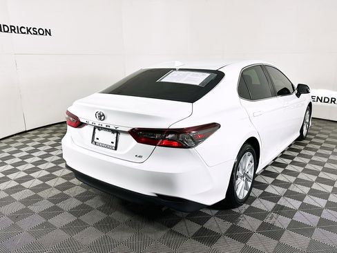 Used 2023 Toyota Camry LE image 3