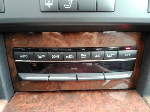 Used 2012 Mercedes-Benz E 350 4MATIC image 41