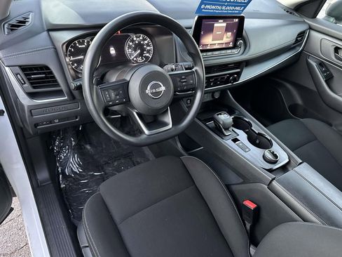 Used 2024 Nissan Rogue S image 11