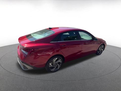 Used 2025 Hyundai Elantra SEL FWD image 15