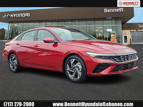 Used 2025 Hyundai Elantra SEL image 1