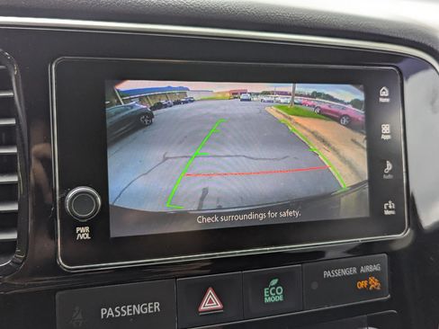Used 2017 Mitsubishi Outlander SE AWD/4WD image 18