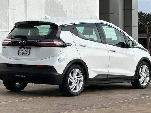 Used 2022 Chevrolet Bolt LT image 4
