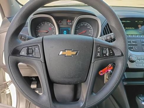 Used 2017 Chevrolet Equinox LS FWD image 15