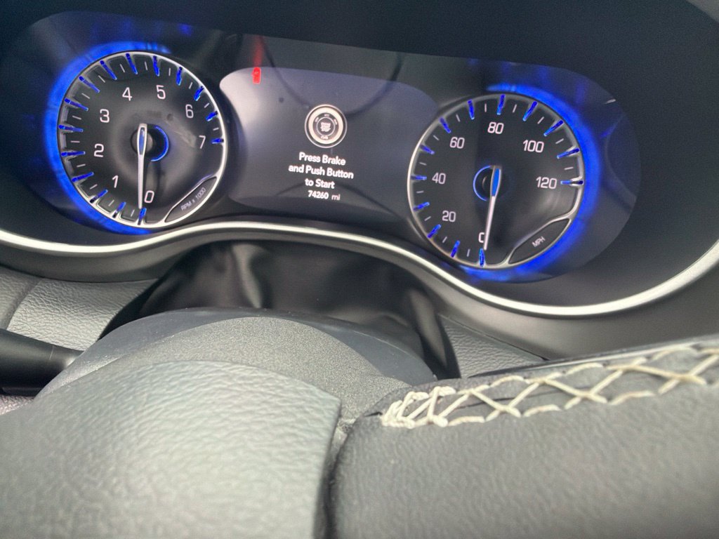 Used 2025 Chrysler Pacifica Select FWD image 3