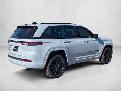 New 2026 Jeep Grand Cherokee Limited Reserve image 2