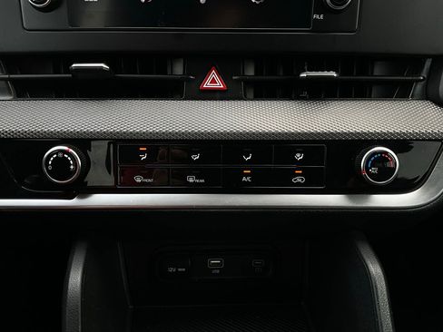 Used 2025 Kia Sportage LX image 26