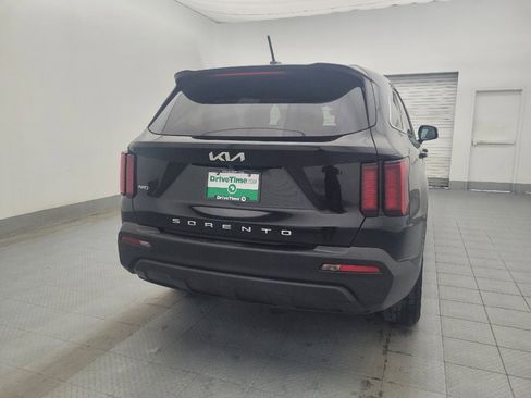 Used 2022 Kia Sorento LX image 7