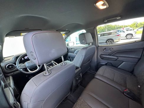Used 2023 Chevrolet Colorado Z71 AWD/4WD image 22