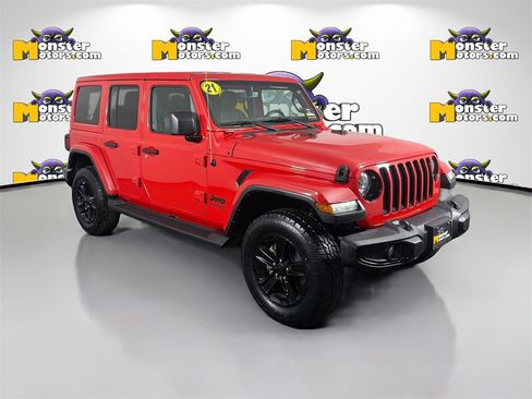 Used 2021 Jeep Wrangler Unlimited Sahara image 3