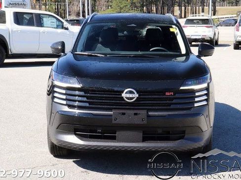 New 2025 Nissan Kicks SR AWD/4WD image 2