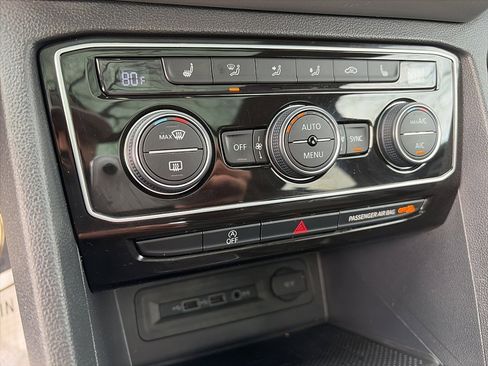 Used 2020 Volkswagen Atlas Cross Sport SEL image 21