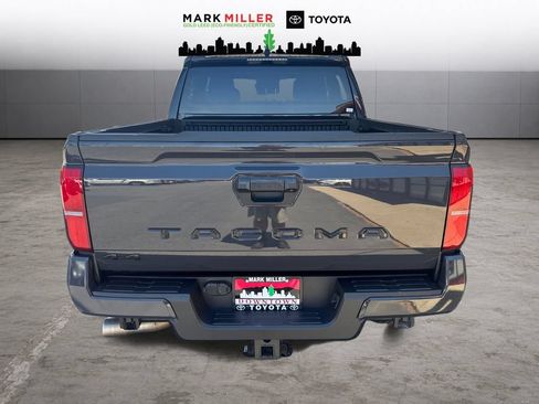 Used 2025 Toyota Tacoma TRD Off-Road AWD/4WD image 4