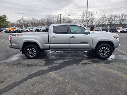 Used 2022 Toyota Tacoma TRD Sport image 8