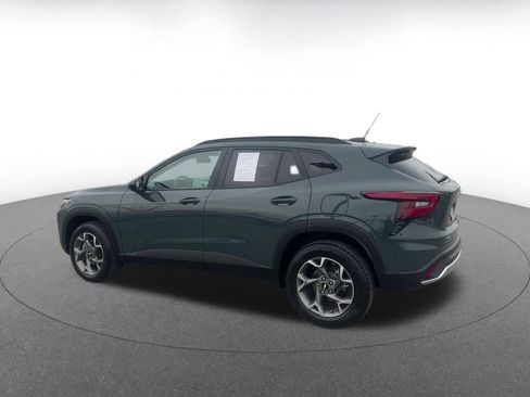 Used 2025 Chevrolet Trax LT image 10