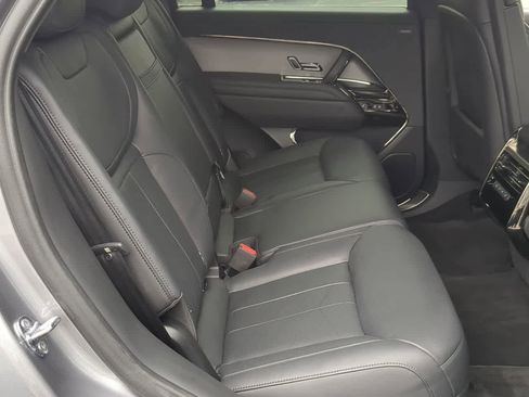 Used 2025 Land Rover Range Rover Sport SE image 21