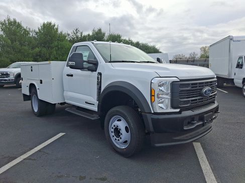 Used 2024 Ford F550 2WD Regular Cab Super Duty image 1