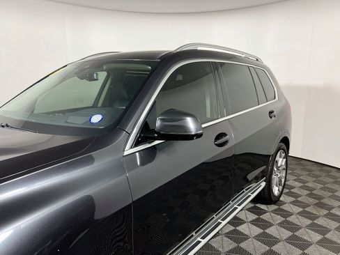 Used 2022 BMW X7 xDrive40i w/ Premium Package AWD/4WD image 12