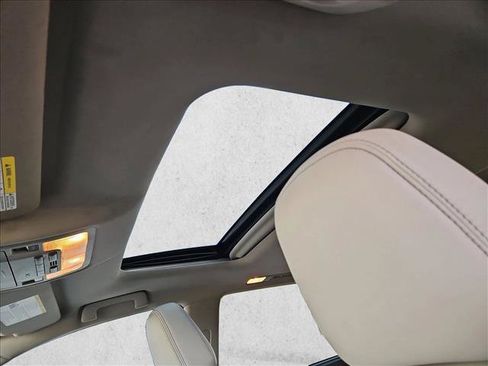 Used 2016 Toyota Highlander XLE AWD/4WD image 21