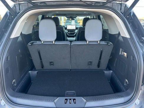 New 2025 Ford Explorer Active w/ Active Comfort Package image 16