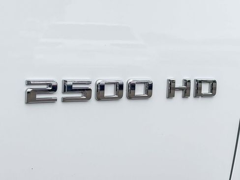 Used 2025 Chevrolet Silverado 2500 LT w/ Convenience Package AWD/4WD image 11