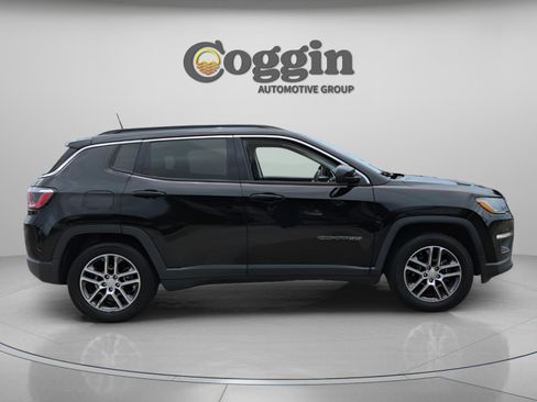 Used 2020 Jeep Compass Latitude FWD image 6