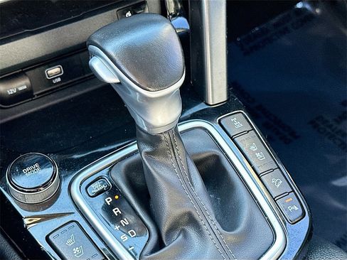 Certified 2025 Kia Seltos SX w/ SX Sunroof Package image 17