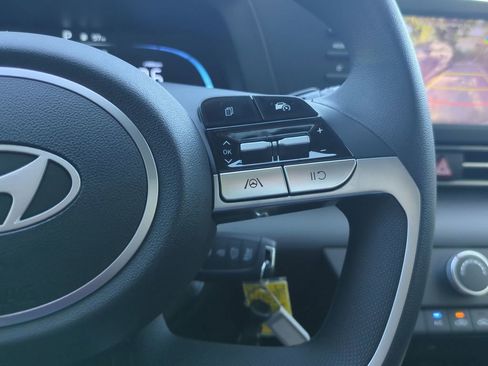 New 2026 Hyundai Elantra SE FWD image 30