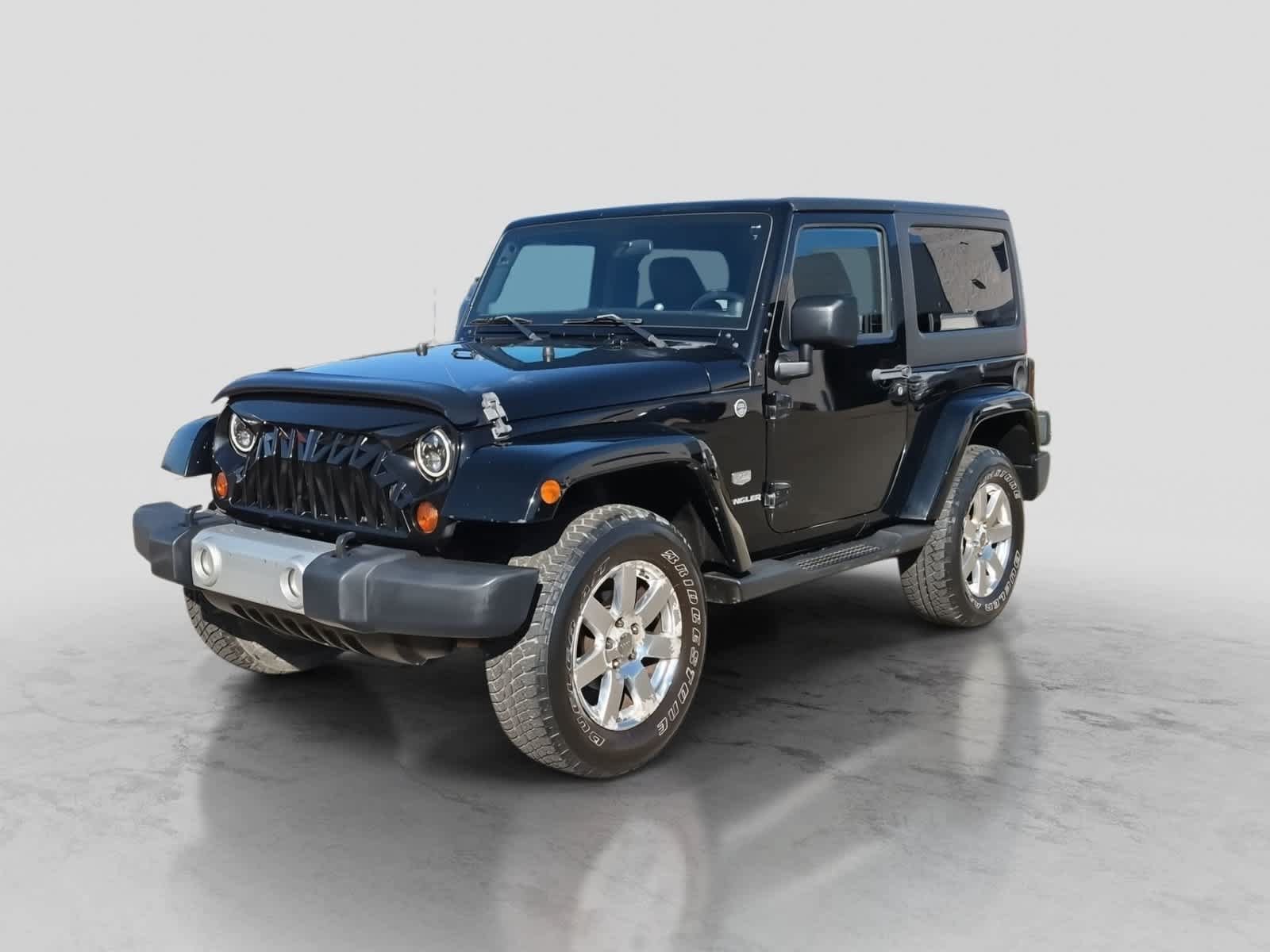 Used 2011 Jeep Wrangler Sahara w/ Dual Top Group AWD/4WD image 4