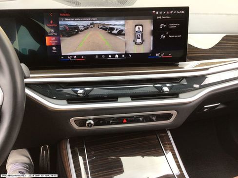 Used 2024 BMW X5 xDrive40i w/ M Sport Package image 9