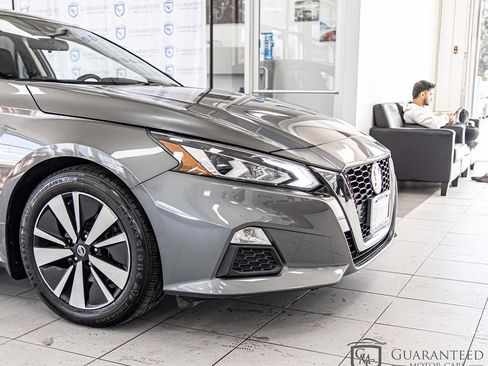 Used 2022 Nissan Altima 2.5 SV FWD image 4