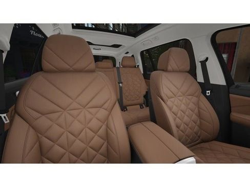 Used 2026 BMW X7 xDrive40i w/ Climate Comfort Package image 11